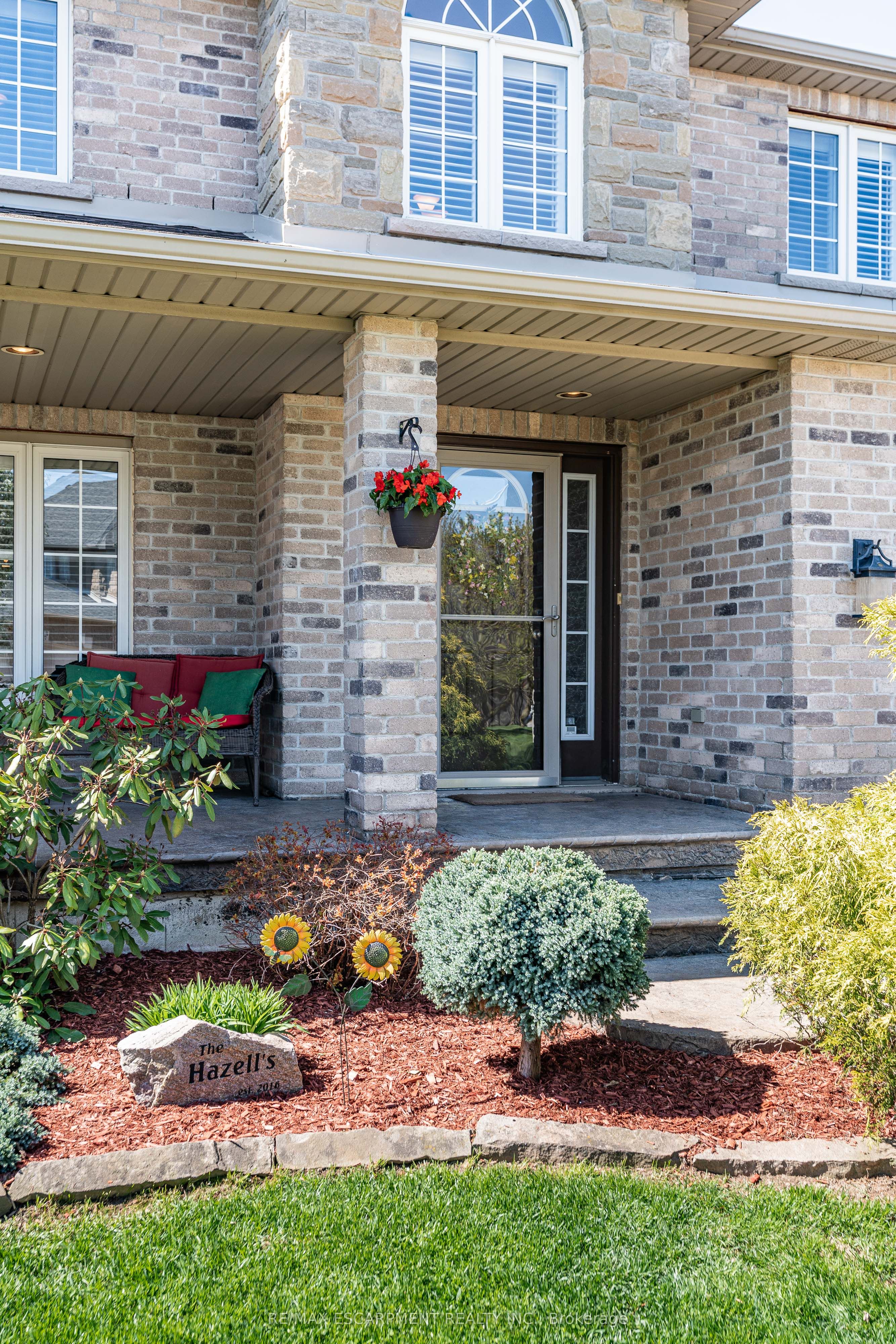 28 Edgecroft Crescent