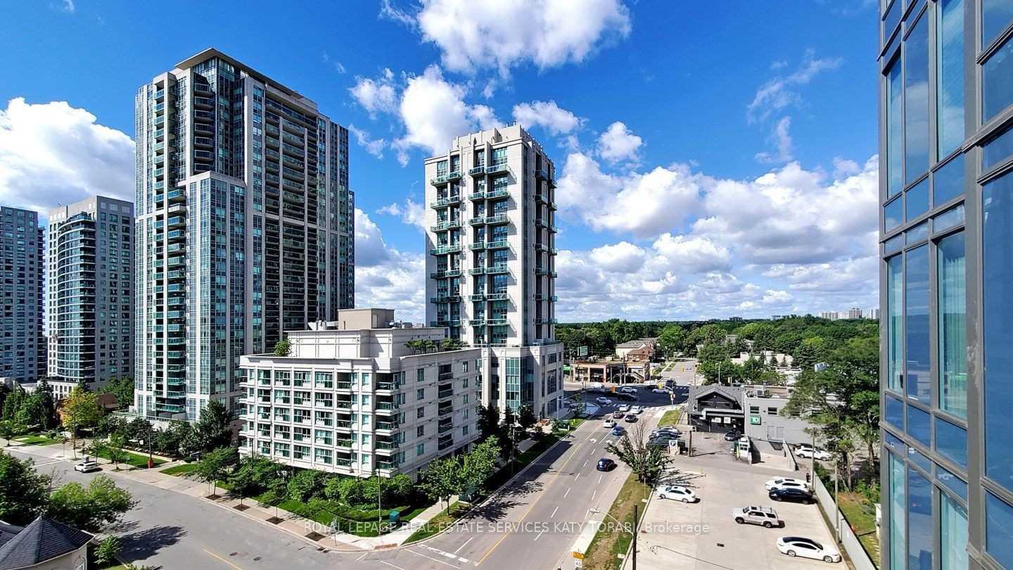 2 Bedrooms Condo at 28 Avondale, Toronto For sale