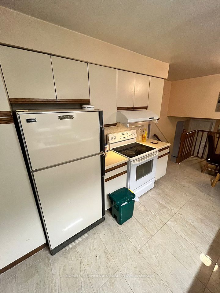 30 BOBMAR Road, Toronto, ON M1C 1C9