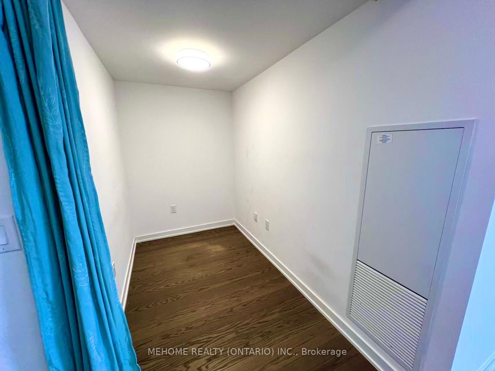 2 Bedrooms Condo at 11 Wellesley St, Toronto For sale