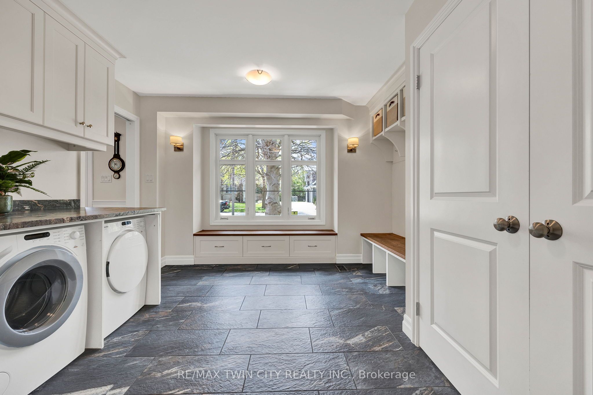 7 Huntley Crescent