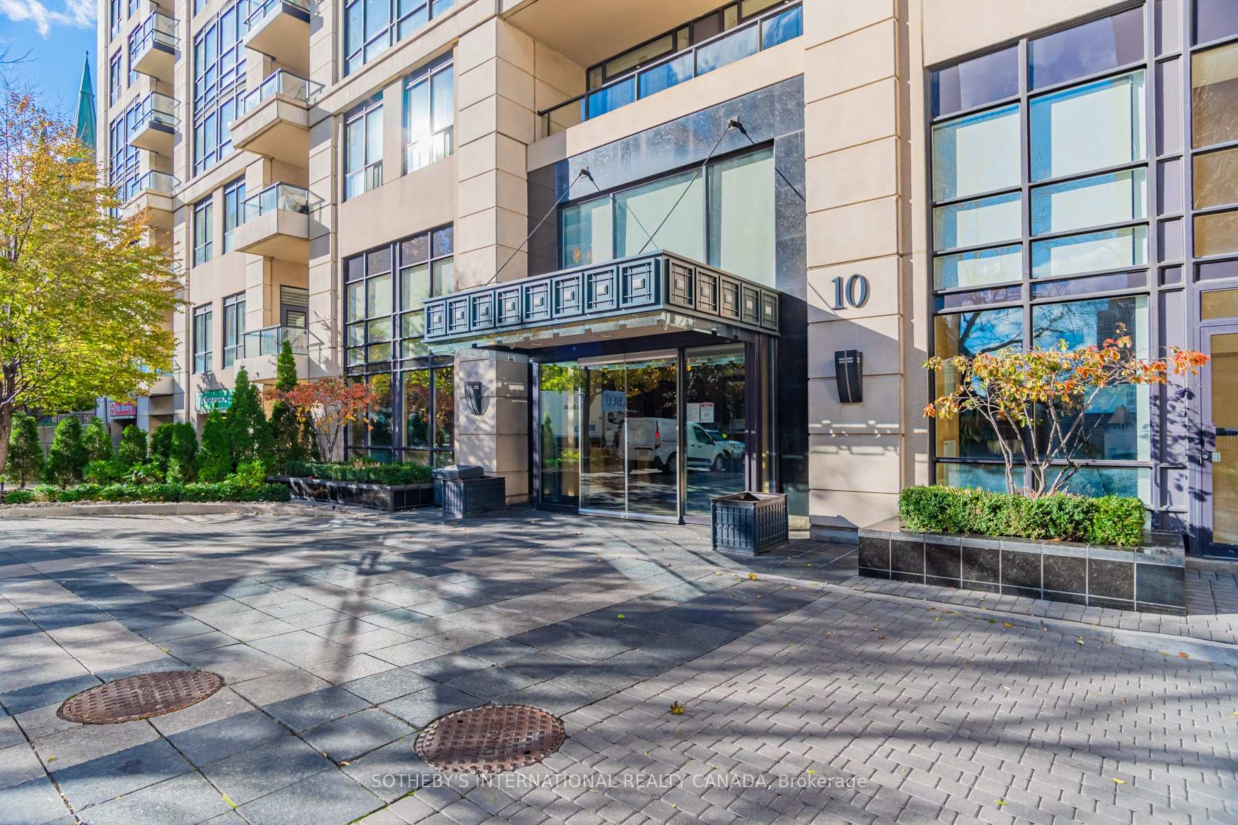 2 Bedrooms Condo at 10 Delisle, Toronto For sale
