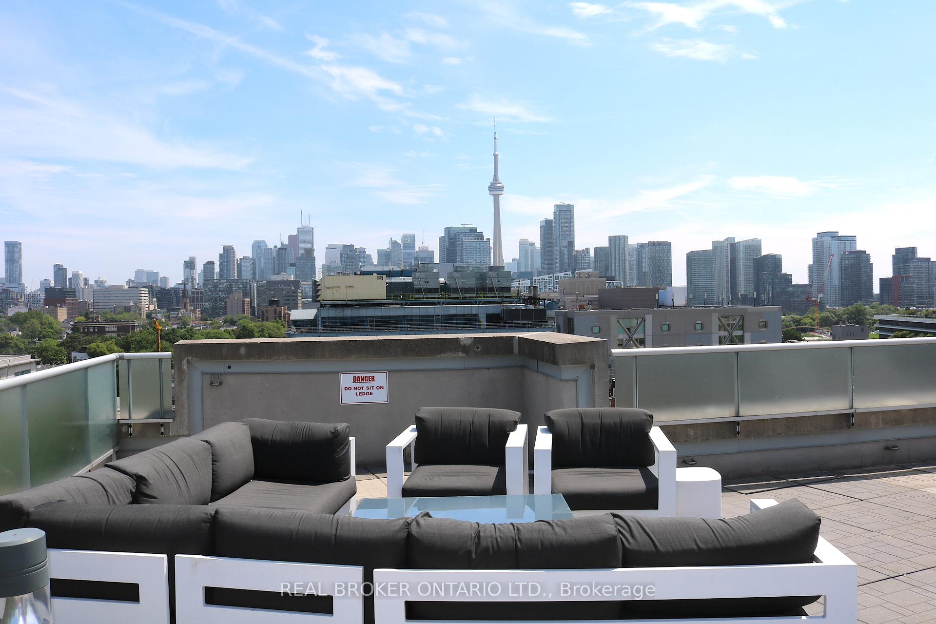 2 Bedrooms Condo at 1005 King, Toronto For sale