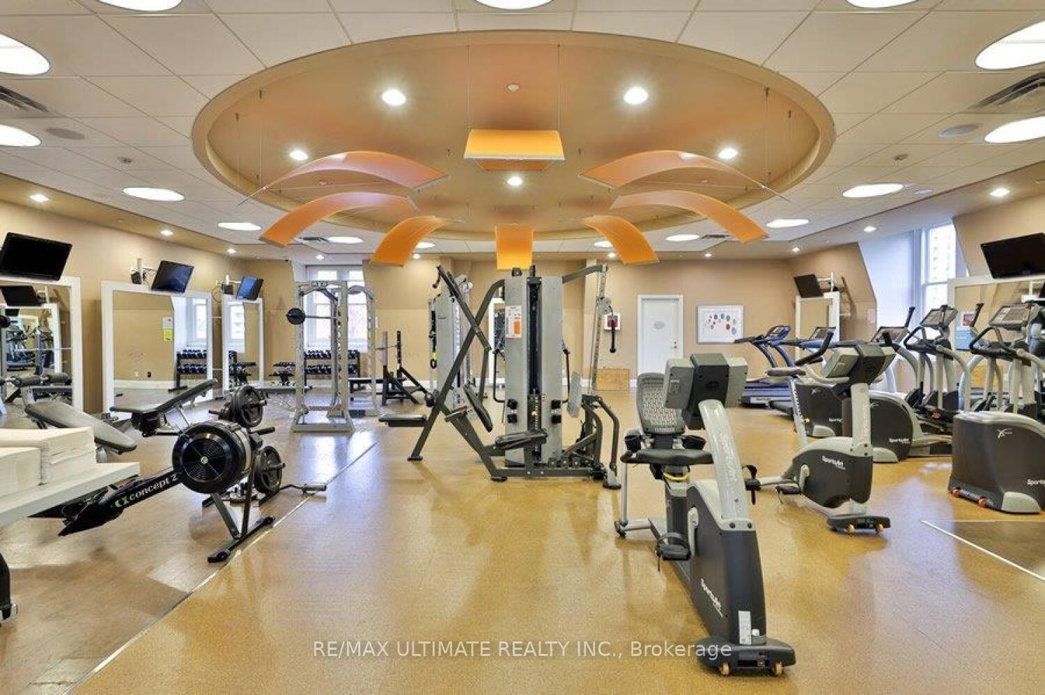 2 Bedrooms Condo at 28 Linden, Toronto For sale