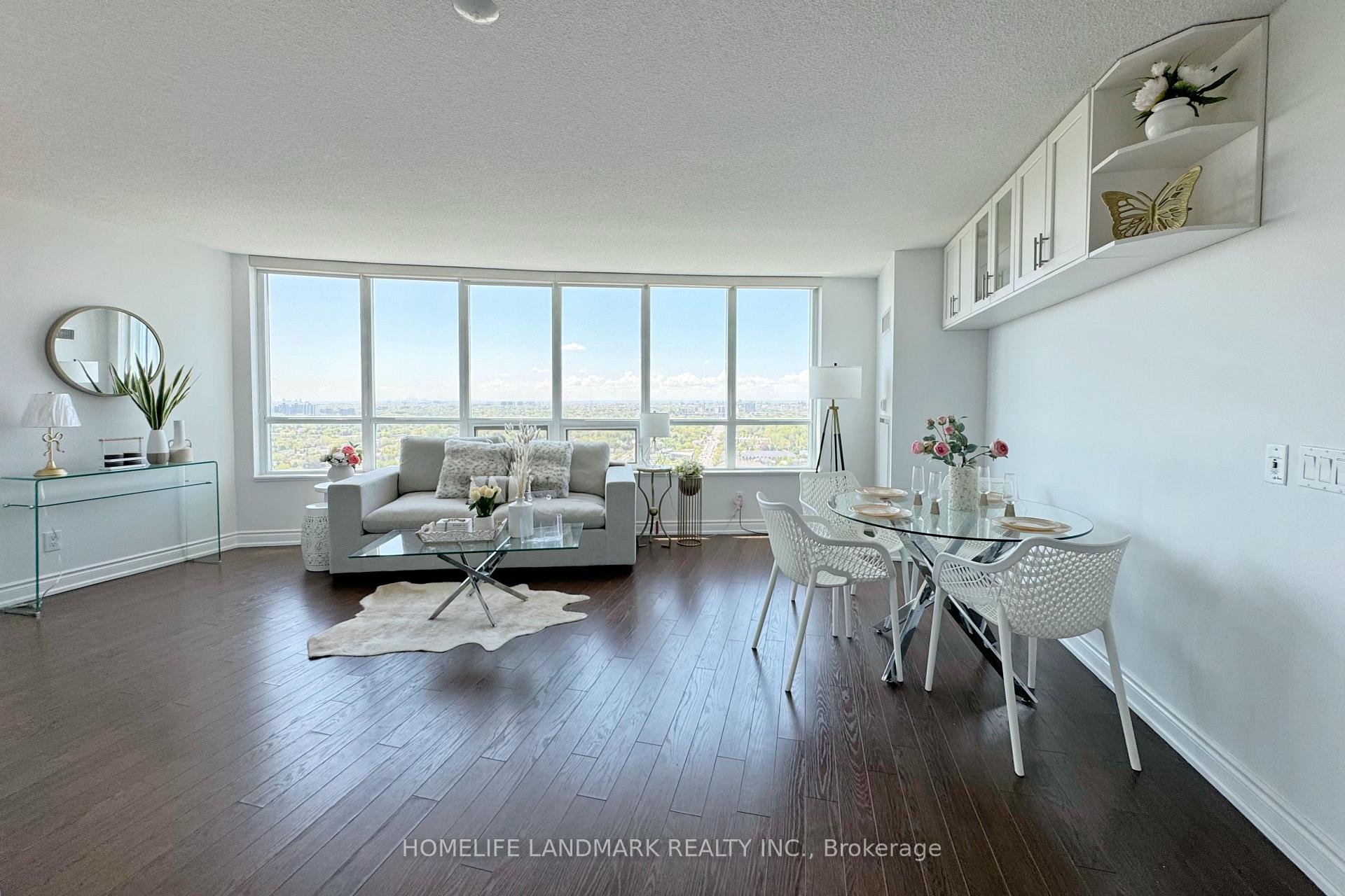 3 Bedrooms Condo at 15 Greenview, Toronto For sale