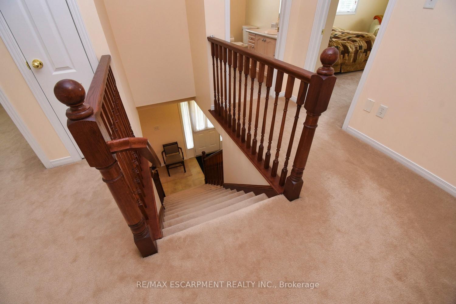 3 Bedrooms Condo at 7 Southside, Hamilton For sale