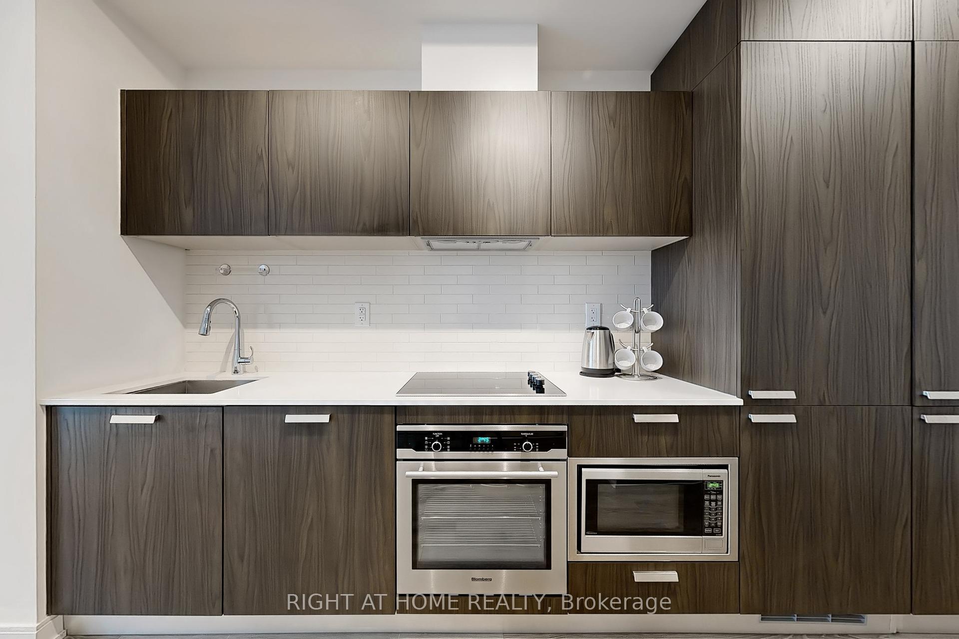 1 Bedroom Condo at 50 Charles, Toronto For sale