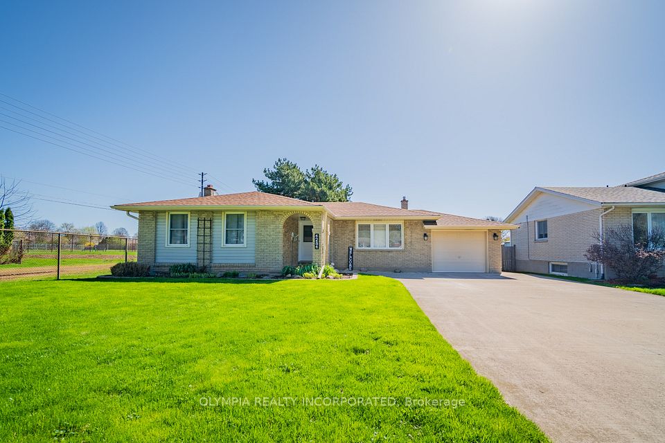4284 Briarwood Avenue, Niagara Falls, ON L2E 5W1