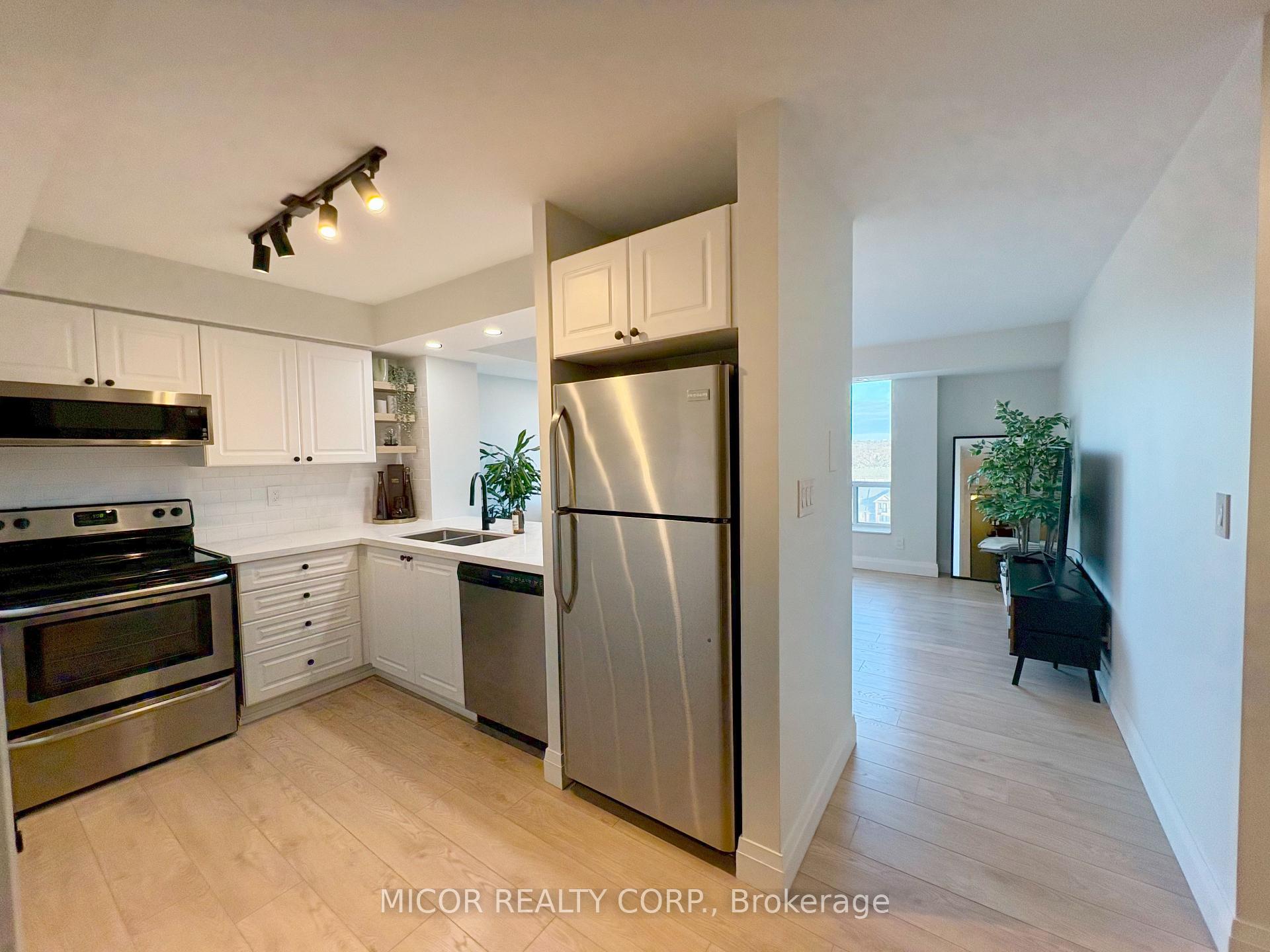1 Bedroom Condo at 190 Manitoba,  Toronto For sale