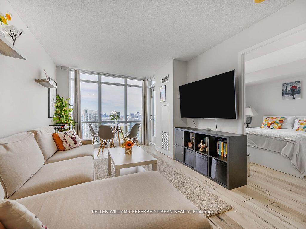 2 Bedrooms Condo at 11 Brunel, Toronto For sale