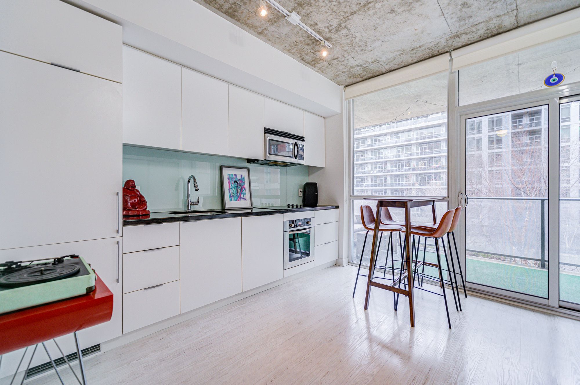 478 King Street W 318