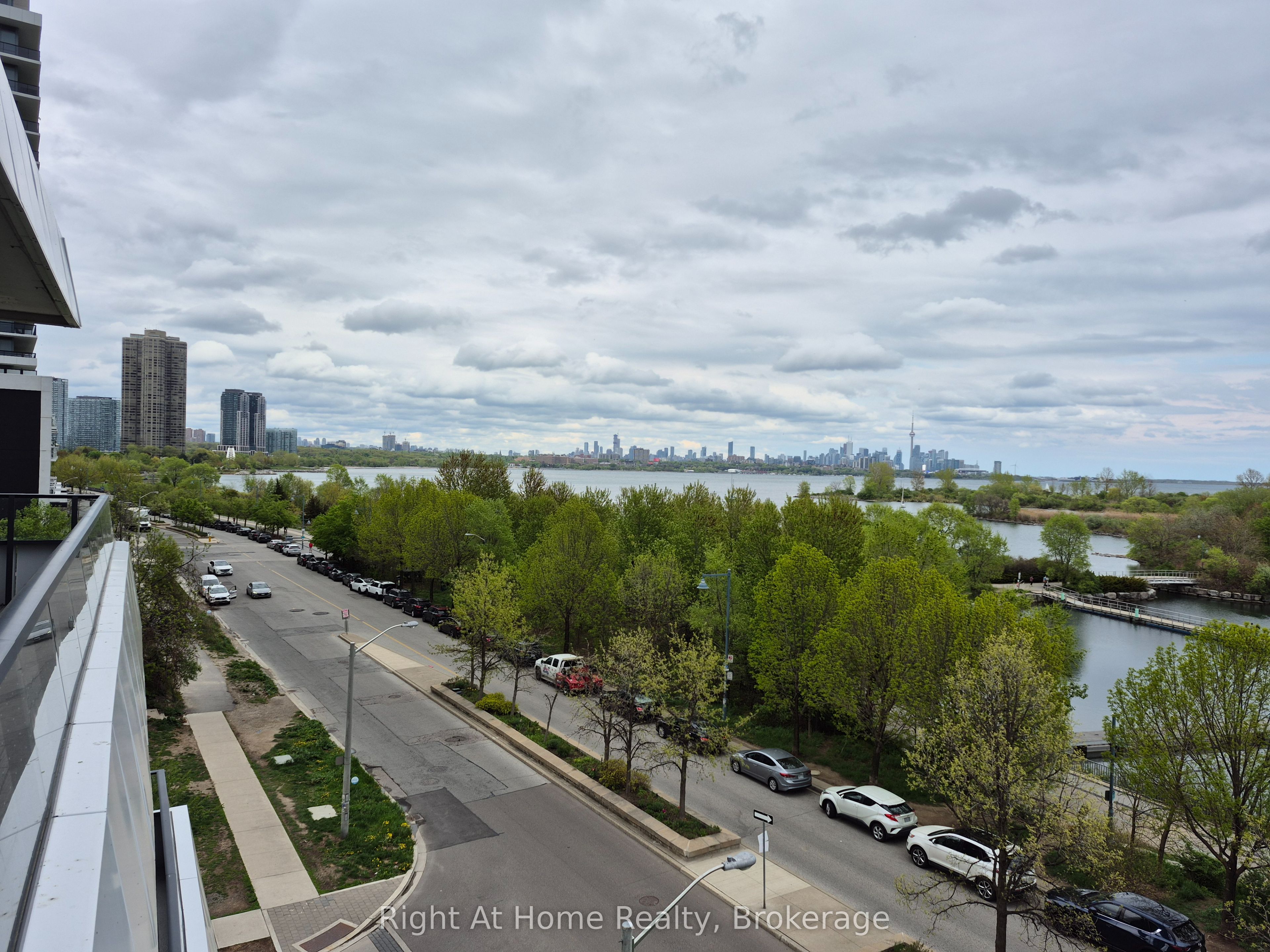 20 Shore Breeze Drive, #310