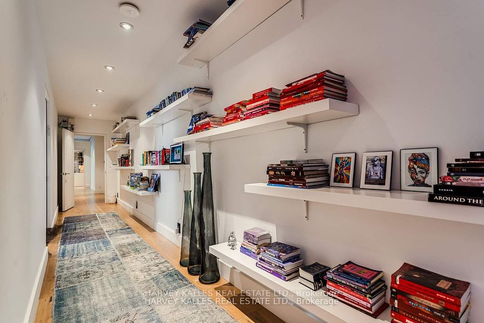 92 Westwood Lane