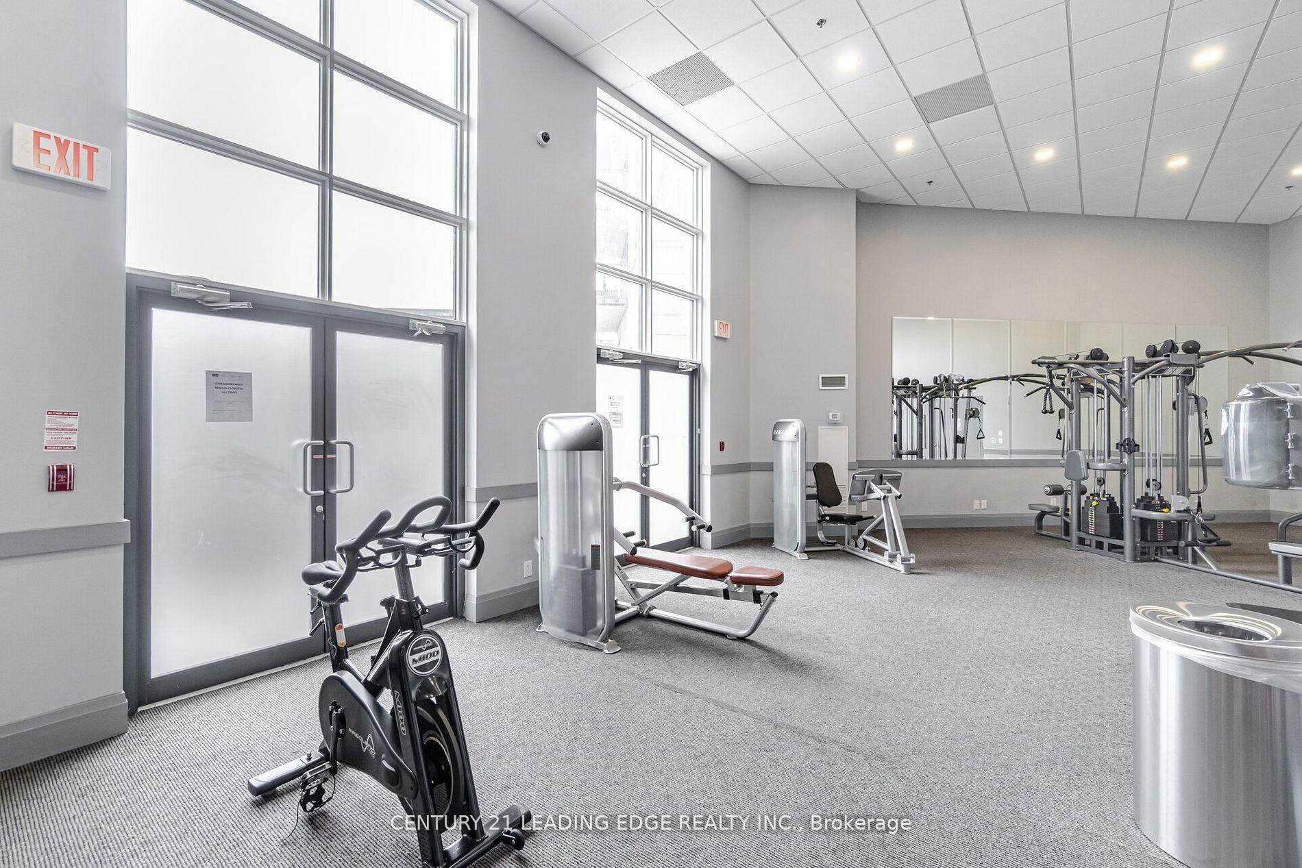 2 Bedrooms Condo at 24 Woodstream, Vaughan For sale