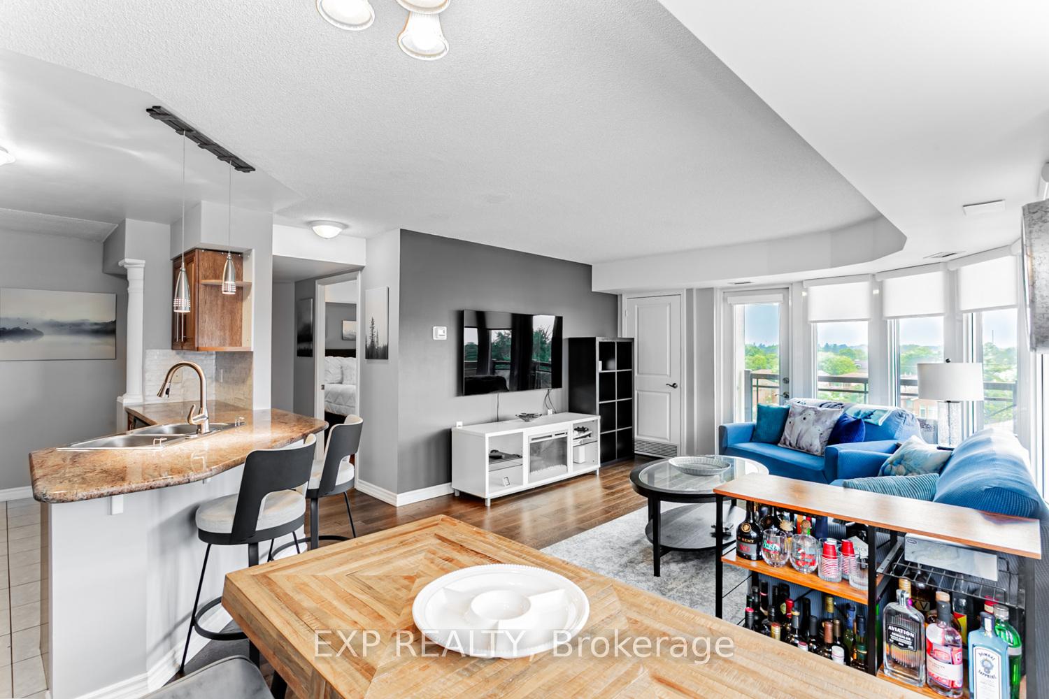 2 Bedrooms Condo at 872 Sheppard, Toronto For sale