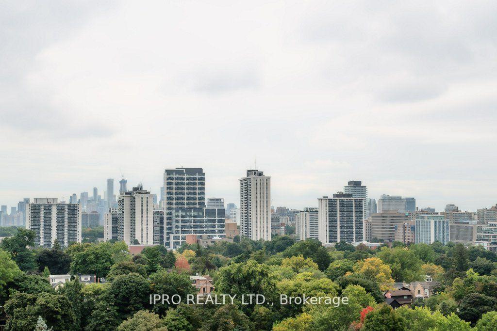 2 Bedrooms Condo at 11 Lillian, Toronto For sale