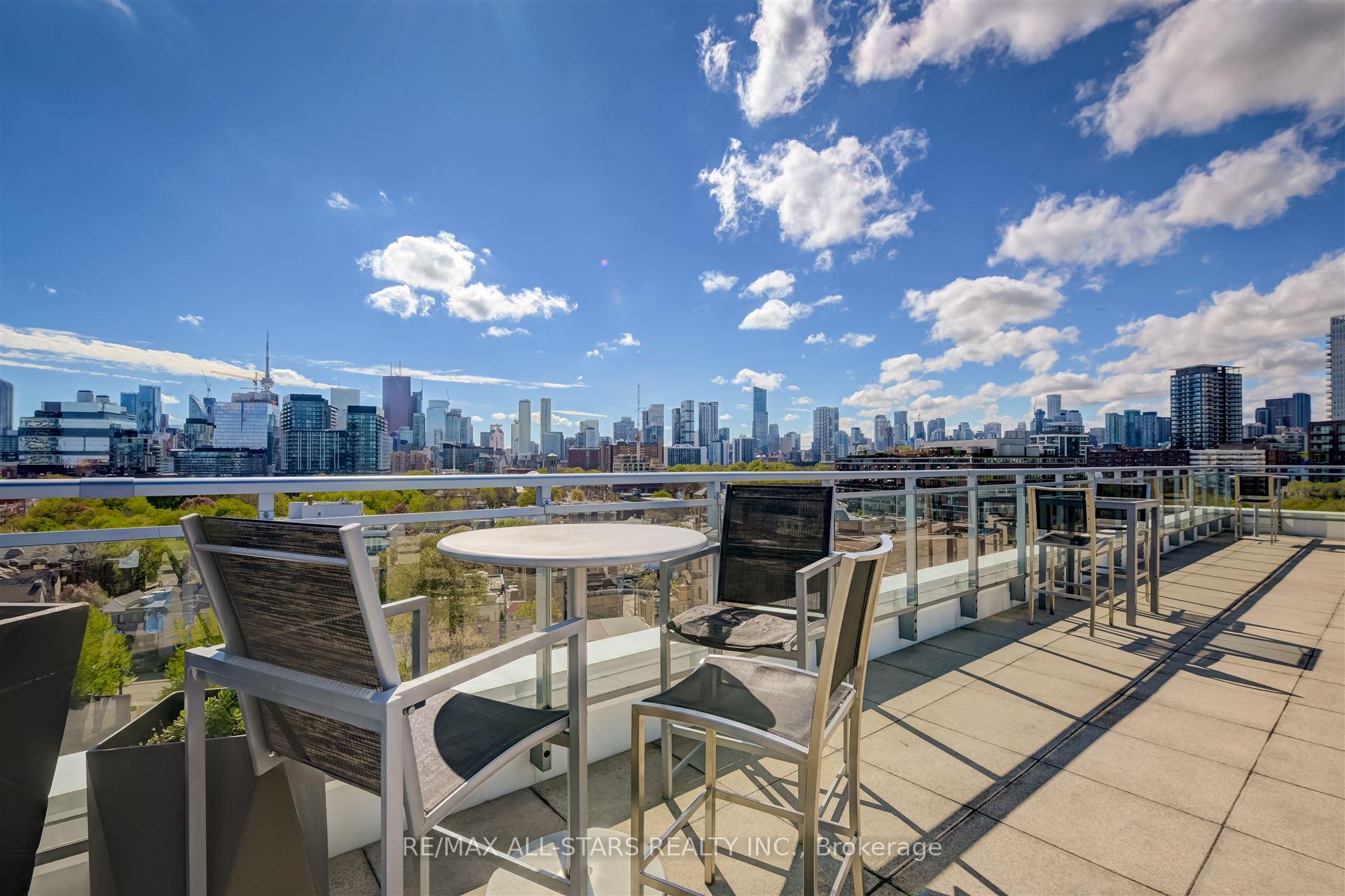 2 Bedrooms Condo at 510 King, Toronto For sale