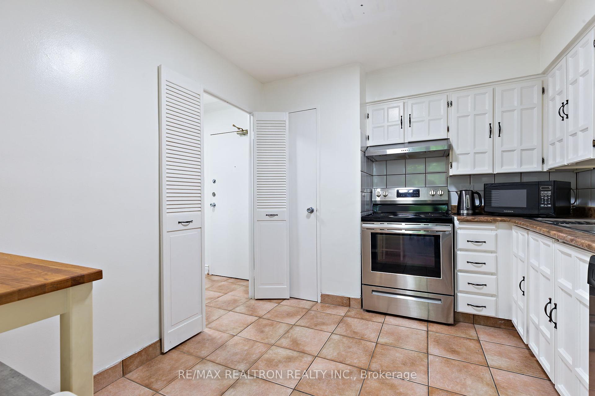 1 Bedroom Condo at 3555 Bathurst, Toronto For sale