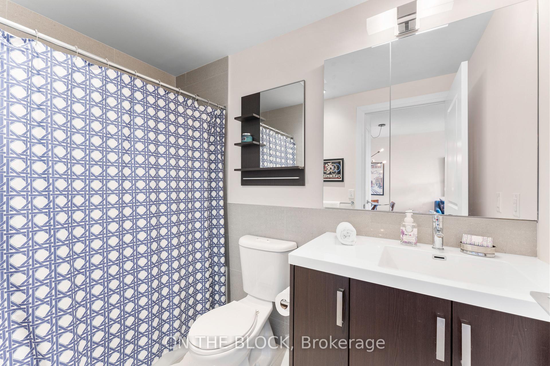 2 Bedrooms Condo at 1 Old Mill, Toronto For sale