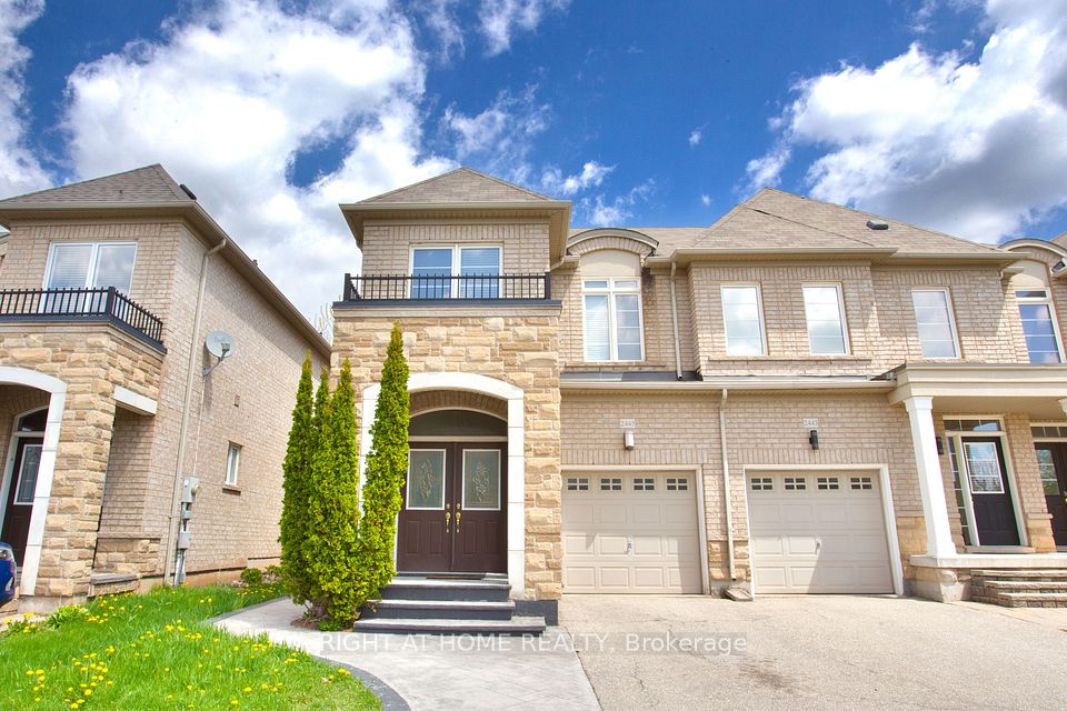 2445 Grand Oak