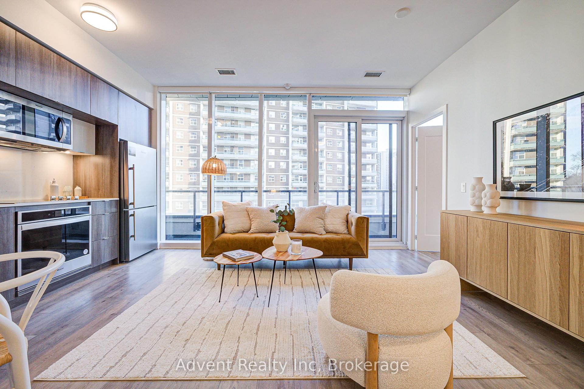 2 Bedrooms Condo at 585 Bloor,  Toronto For sale