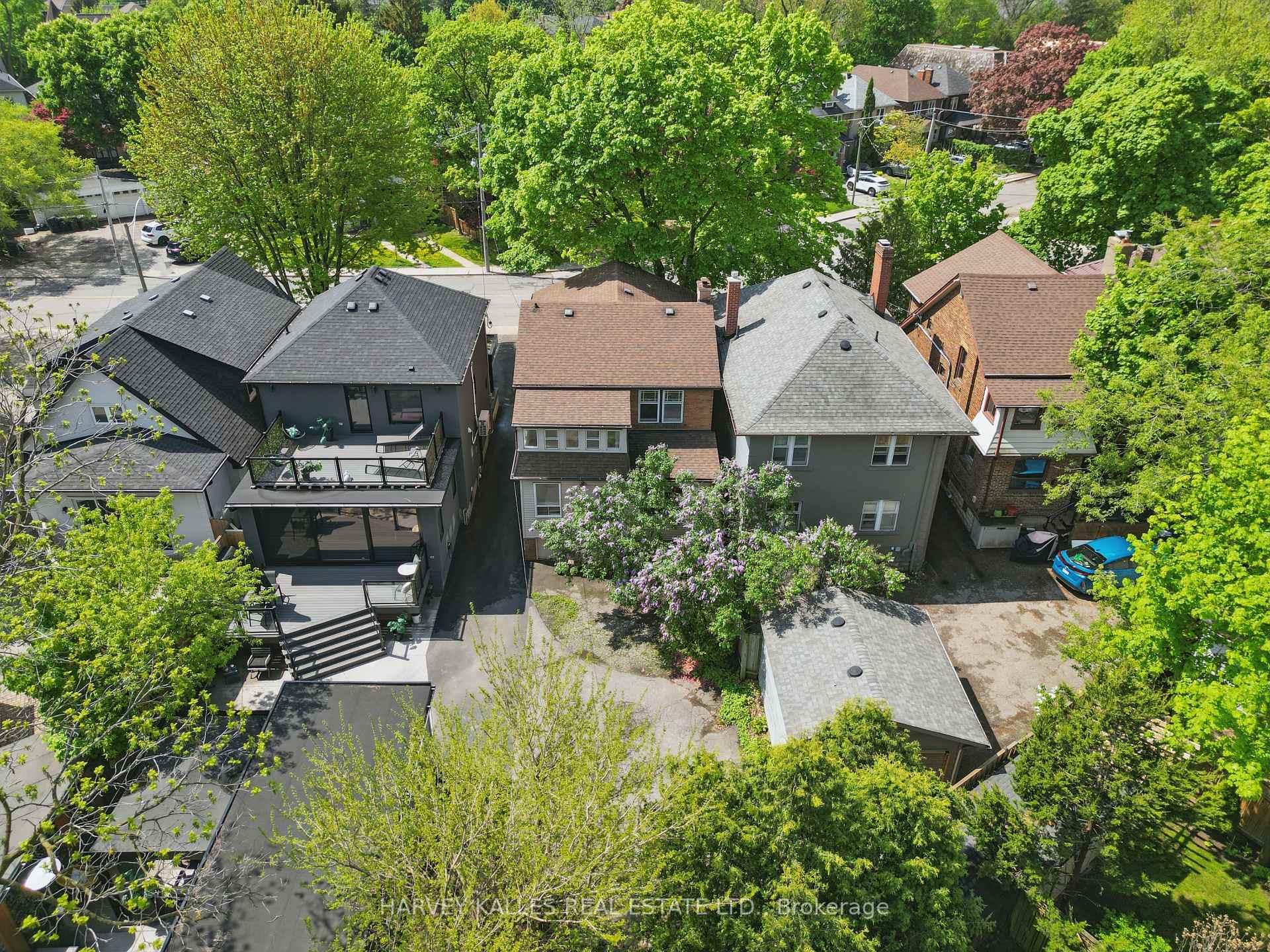 24 Yonge Boulevard