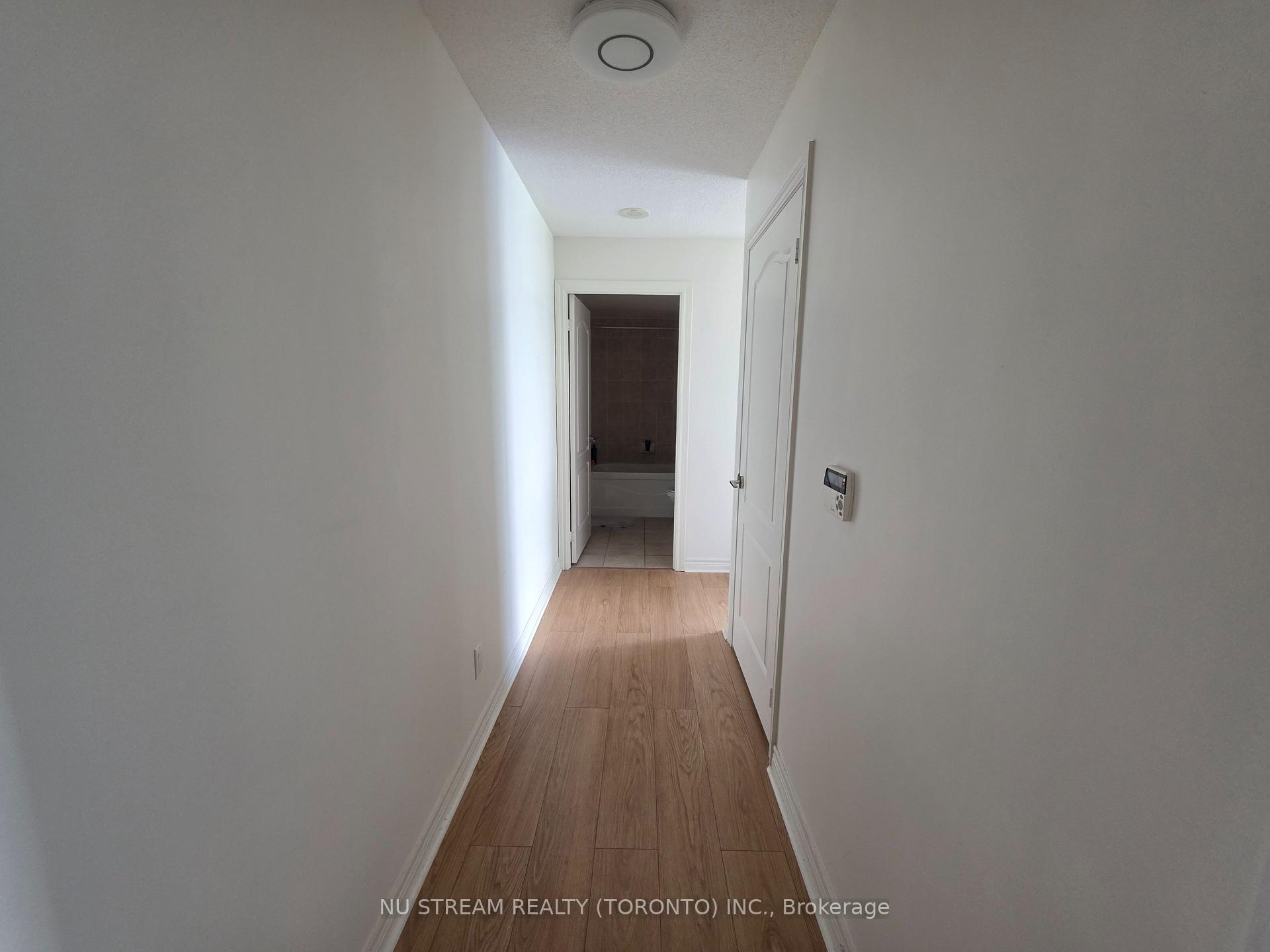 1 Bedroom Condo at 60 Town Centre, Toronto For sale