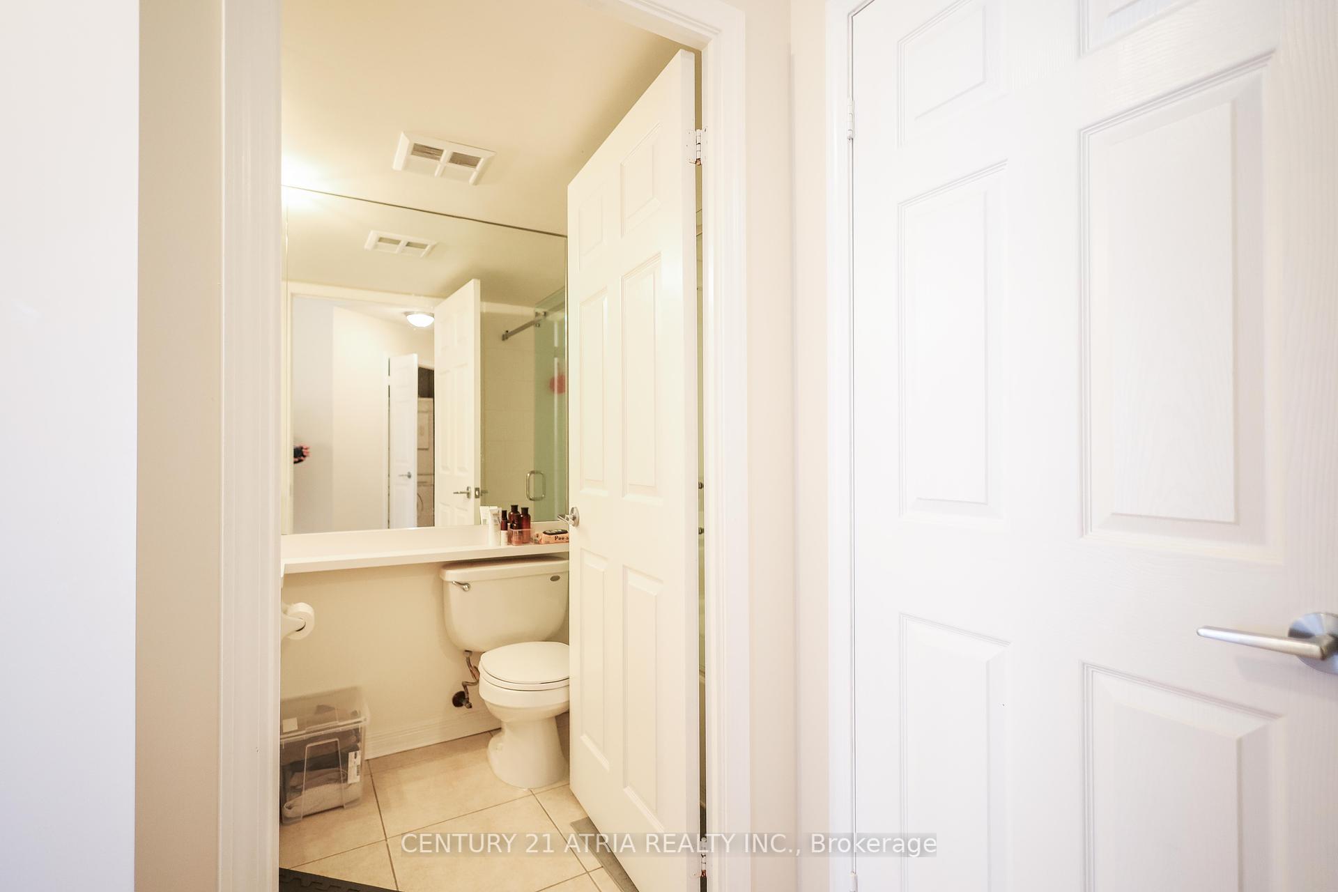 2 Bedrooms Condo at 455 Rosewell, Toronto For sale
