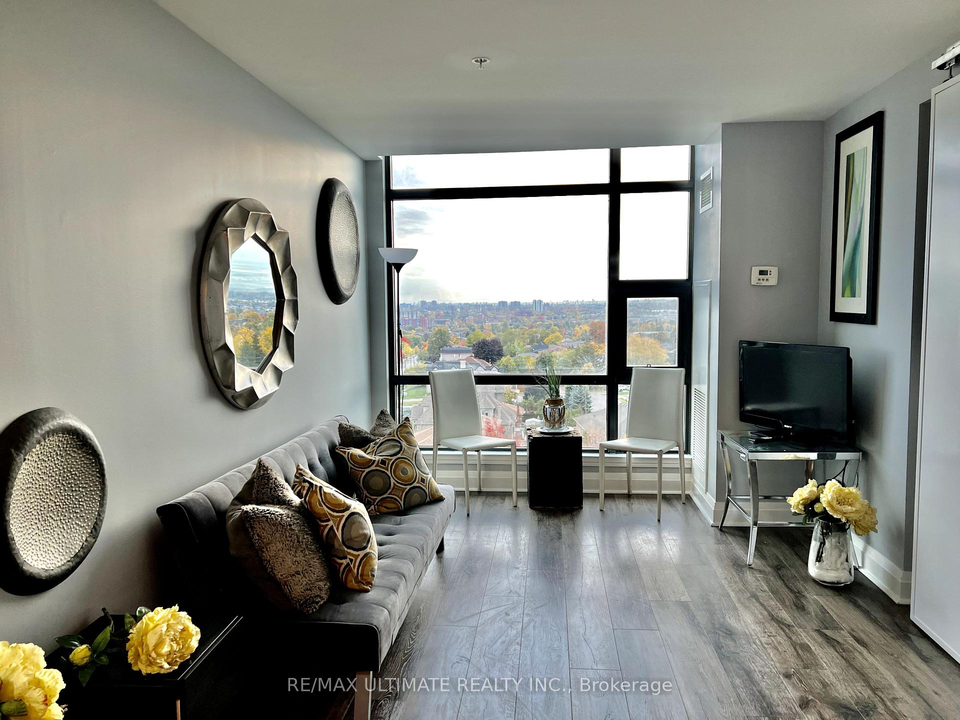 1 Bedroom Condo at 2522 Keele,  Toronto For sale