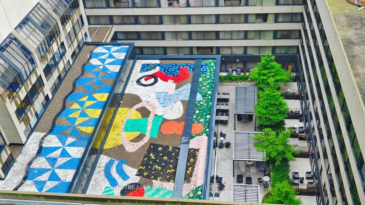 1 Bedroom Condo at 8 Park, Toronto For sale