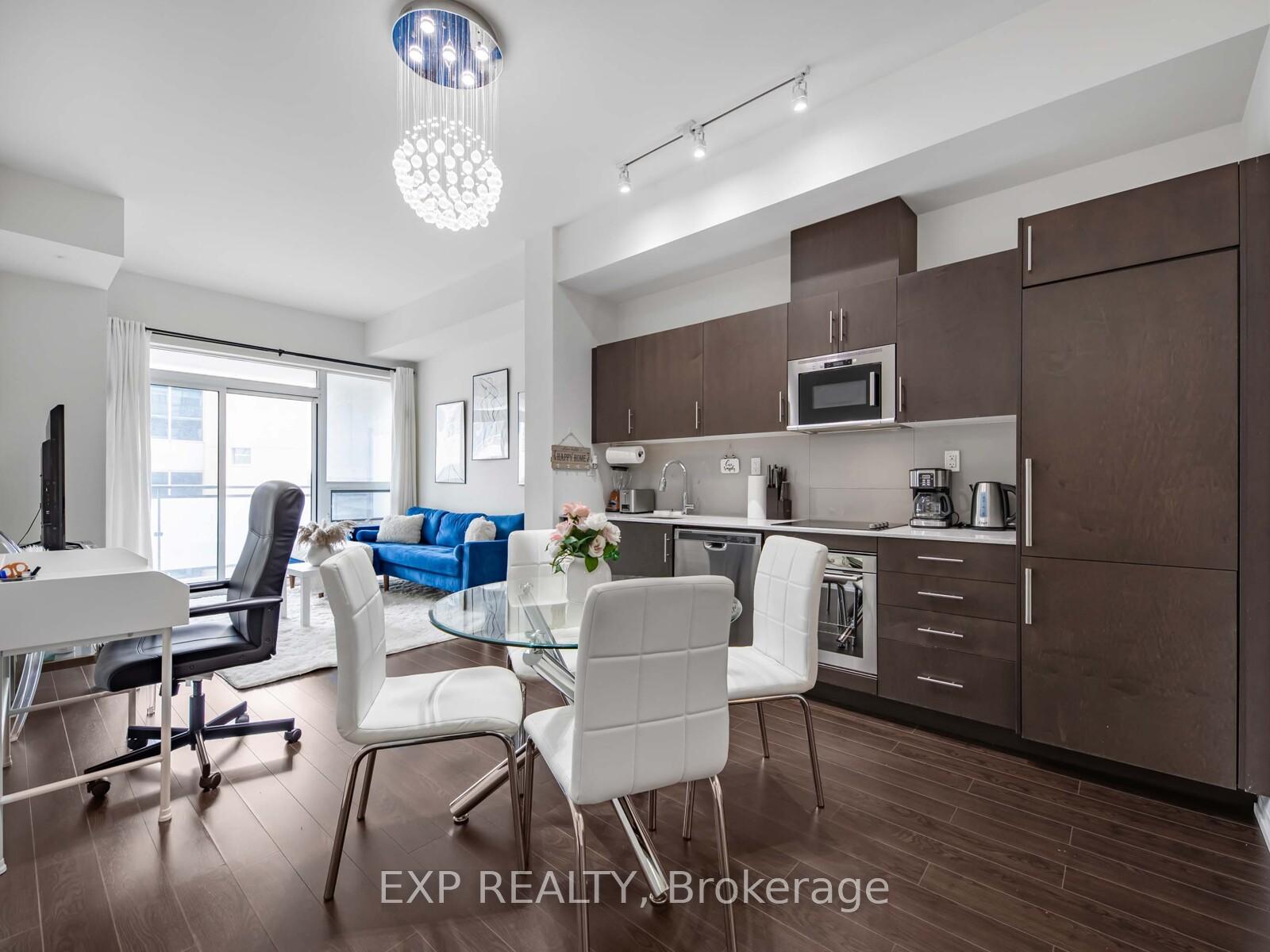 2 Bedrooms Condo at 460 Adelaide, Toronto For sale