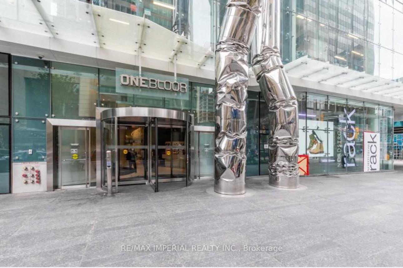2 Bedrooms Condo at 1 Bloor, Toronto For sale