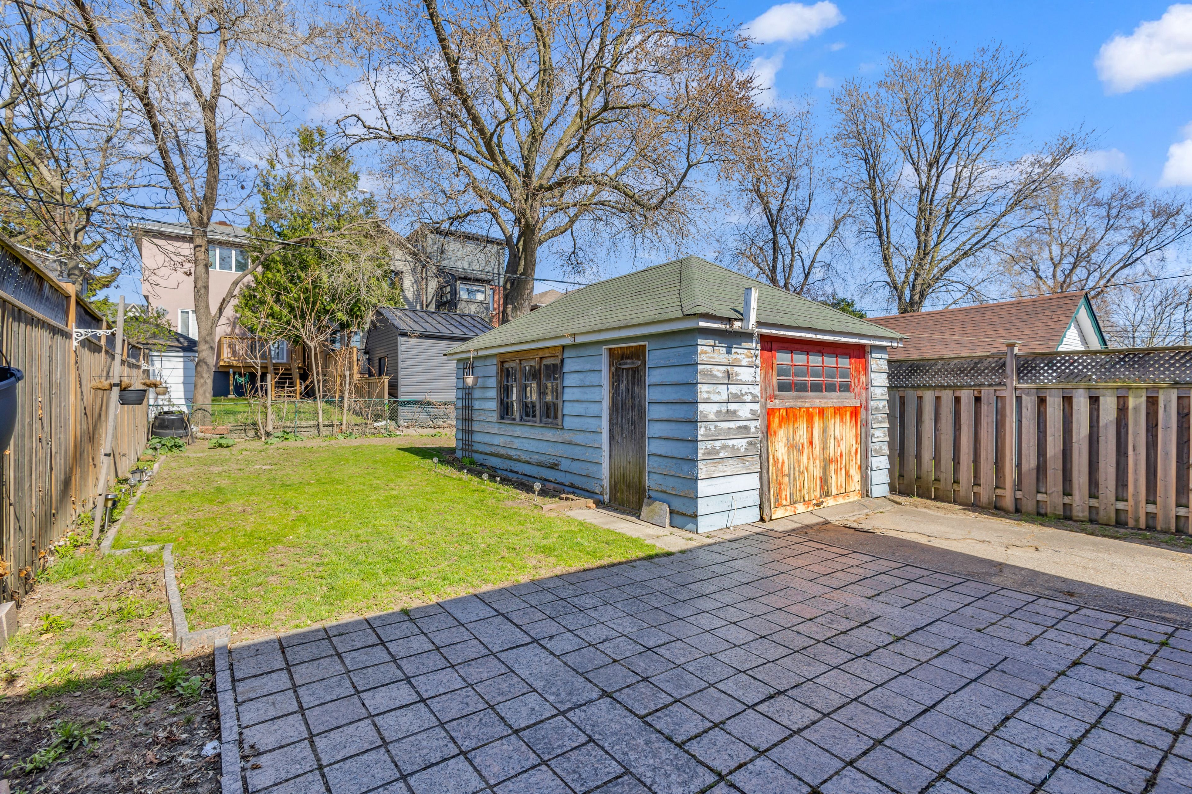 1033 Greenwood Avenue