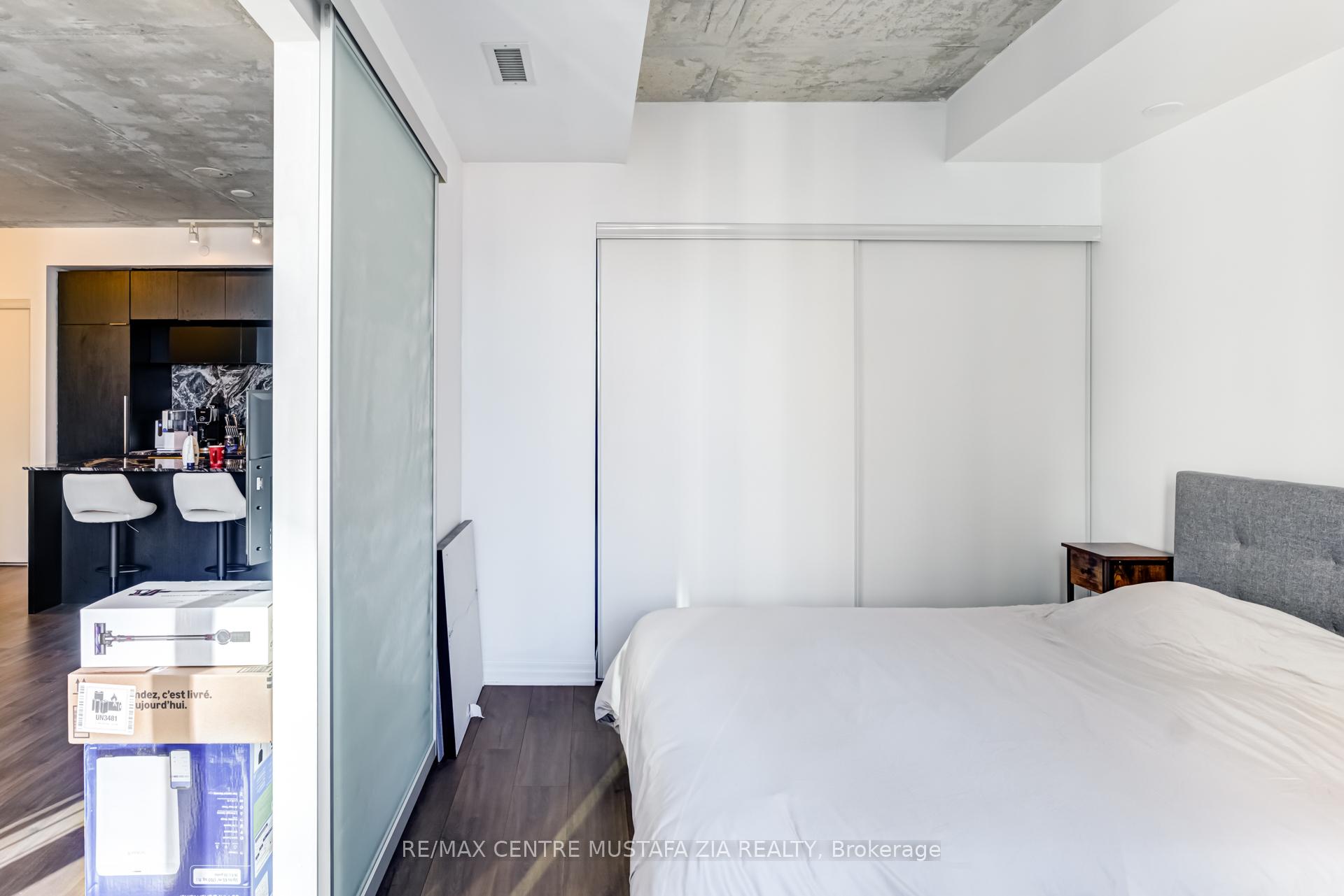 2 Bedrooms Condo at 88 Blue Jays, Toronto For sale