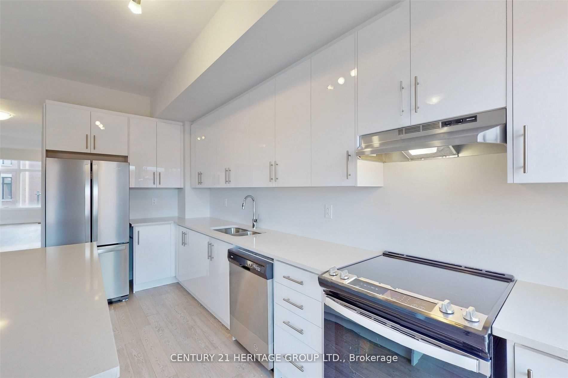 3 Bedrooms Condo at 9590 Islington, Vaughan For sale