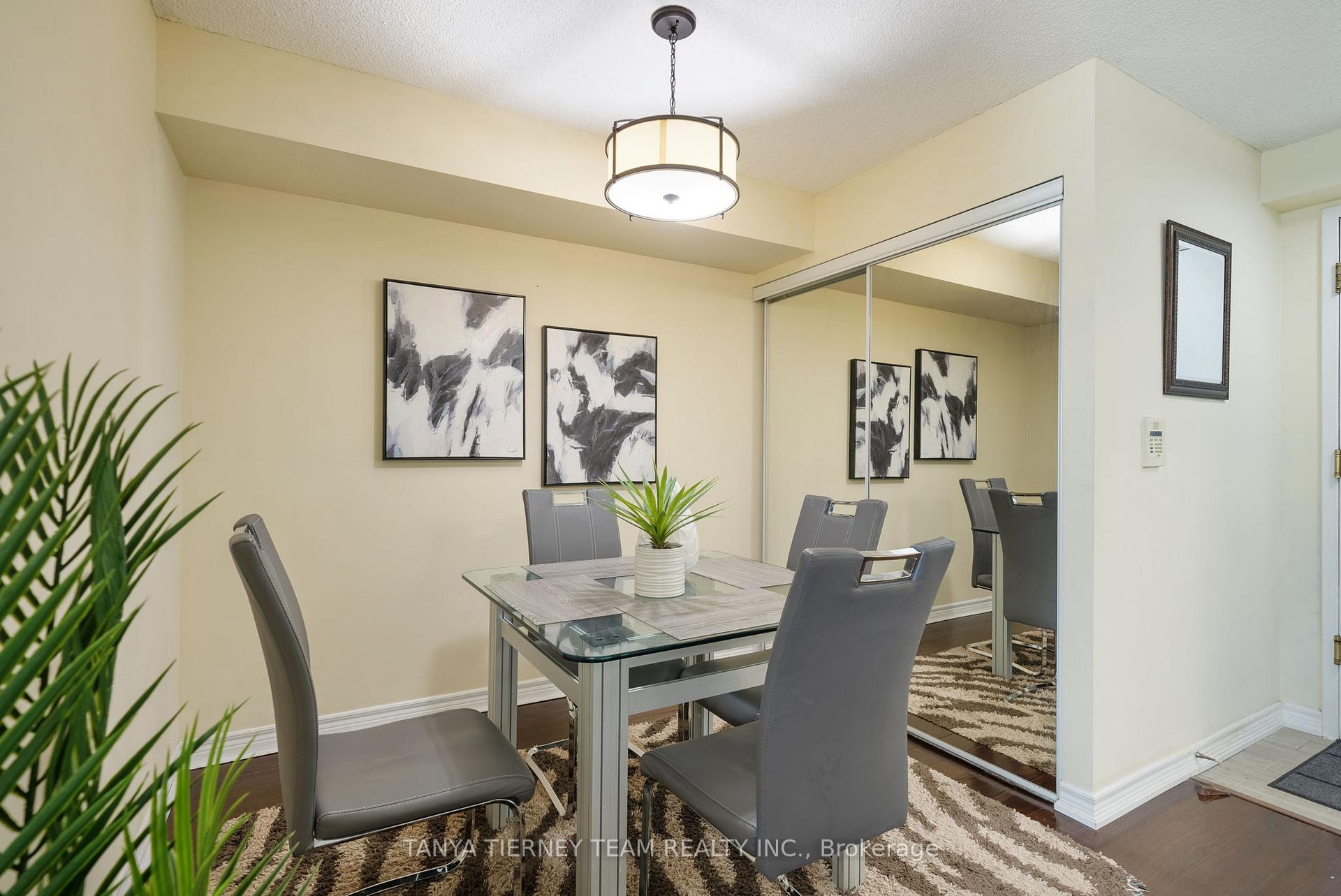 2 Bedrooms Condo at 68 Corporate, Toronto For sale