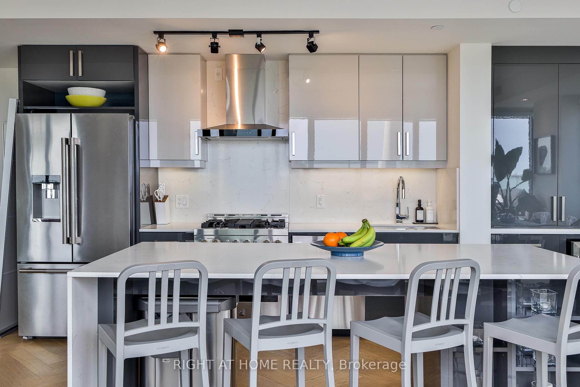 2 Bedrooms Condo at 430 Roncesvalles, Toronto For sale