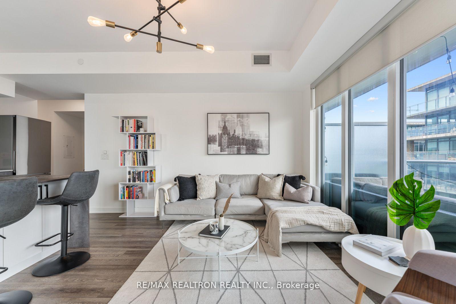 3 Bedrooms Condo at 25 Baseball, Toronto For sale