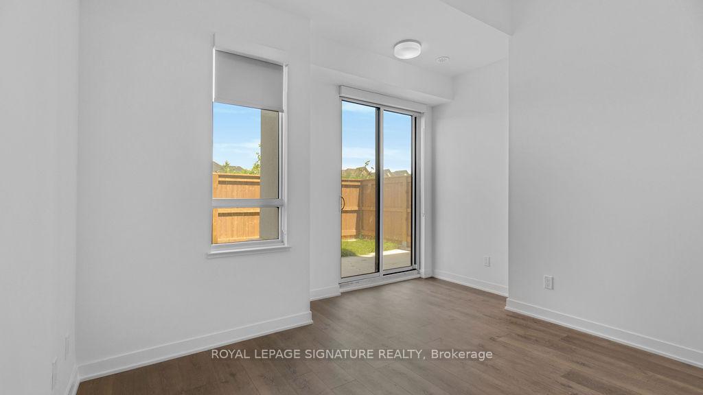 2 Bedrooms Condo at 3025 Trailside, Oakville For sale