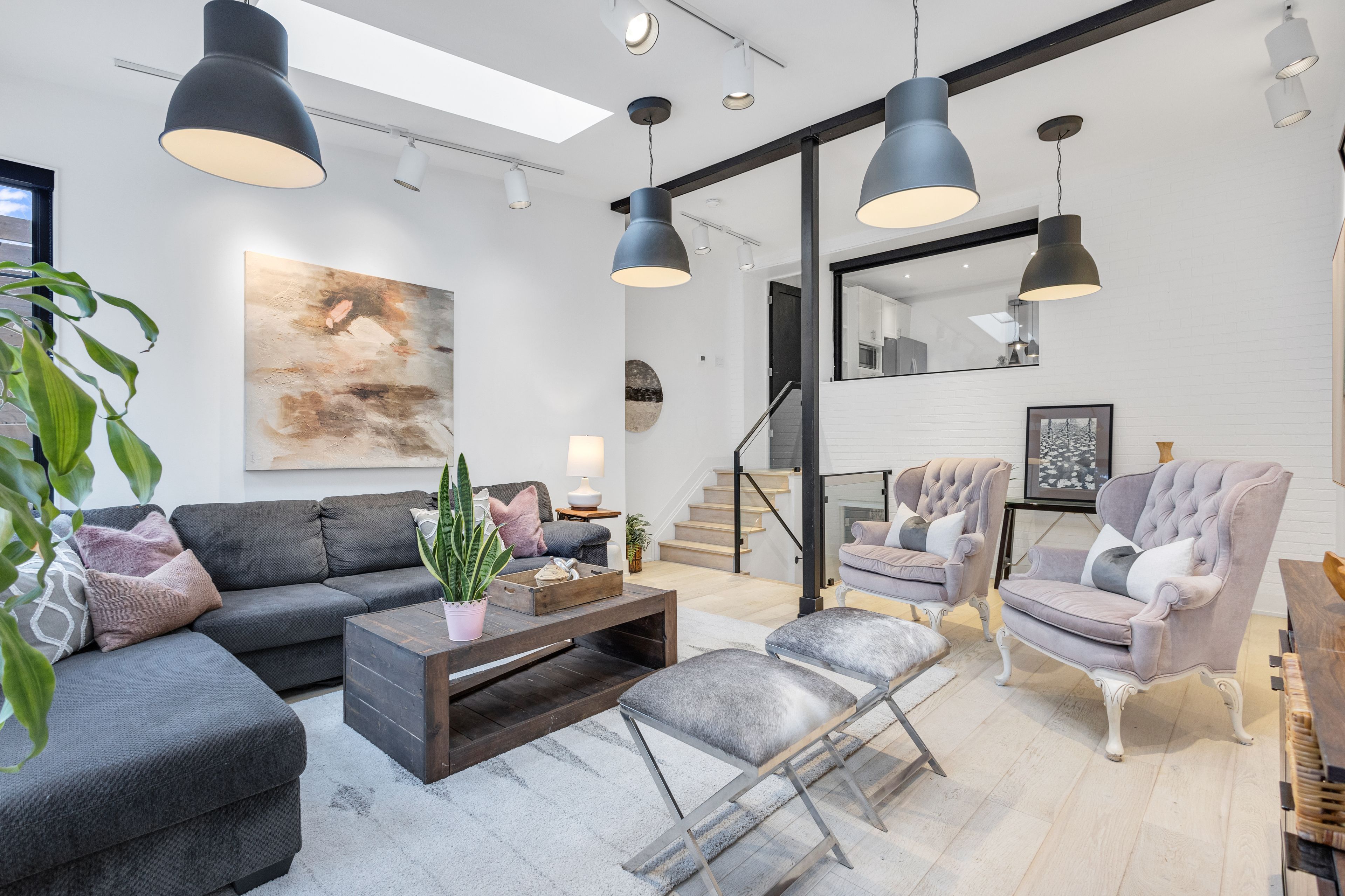 812 Duplex Avenue