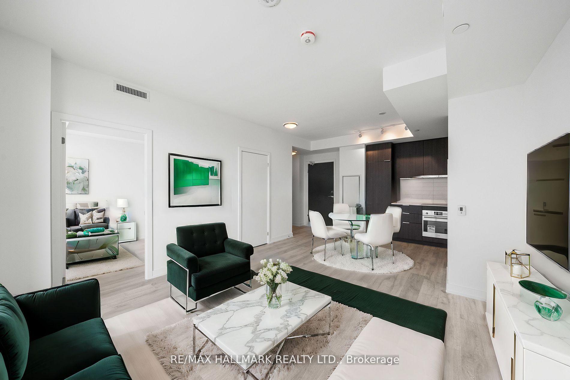 2 Bedrooms Condo at 7 Golden Lion,  Toronto For sale