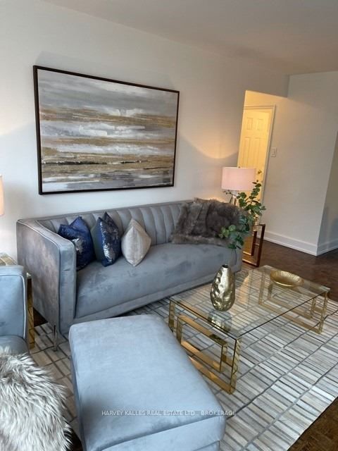 133 Erskine Avenue 301