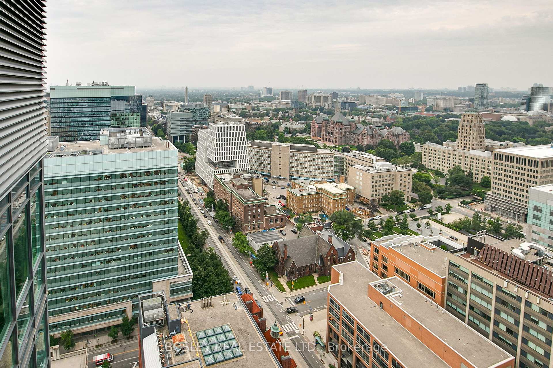 2 Bedrooms Condo at 770 Bay, Toronto For sale