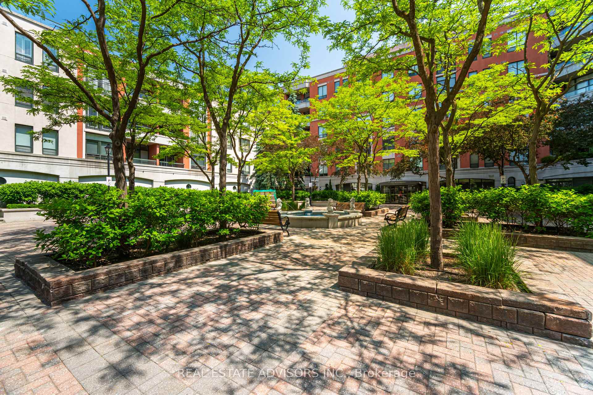 3 Bedrooms Condo at 53 Woodbridge, Vaughan For sale