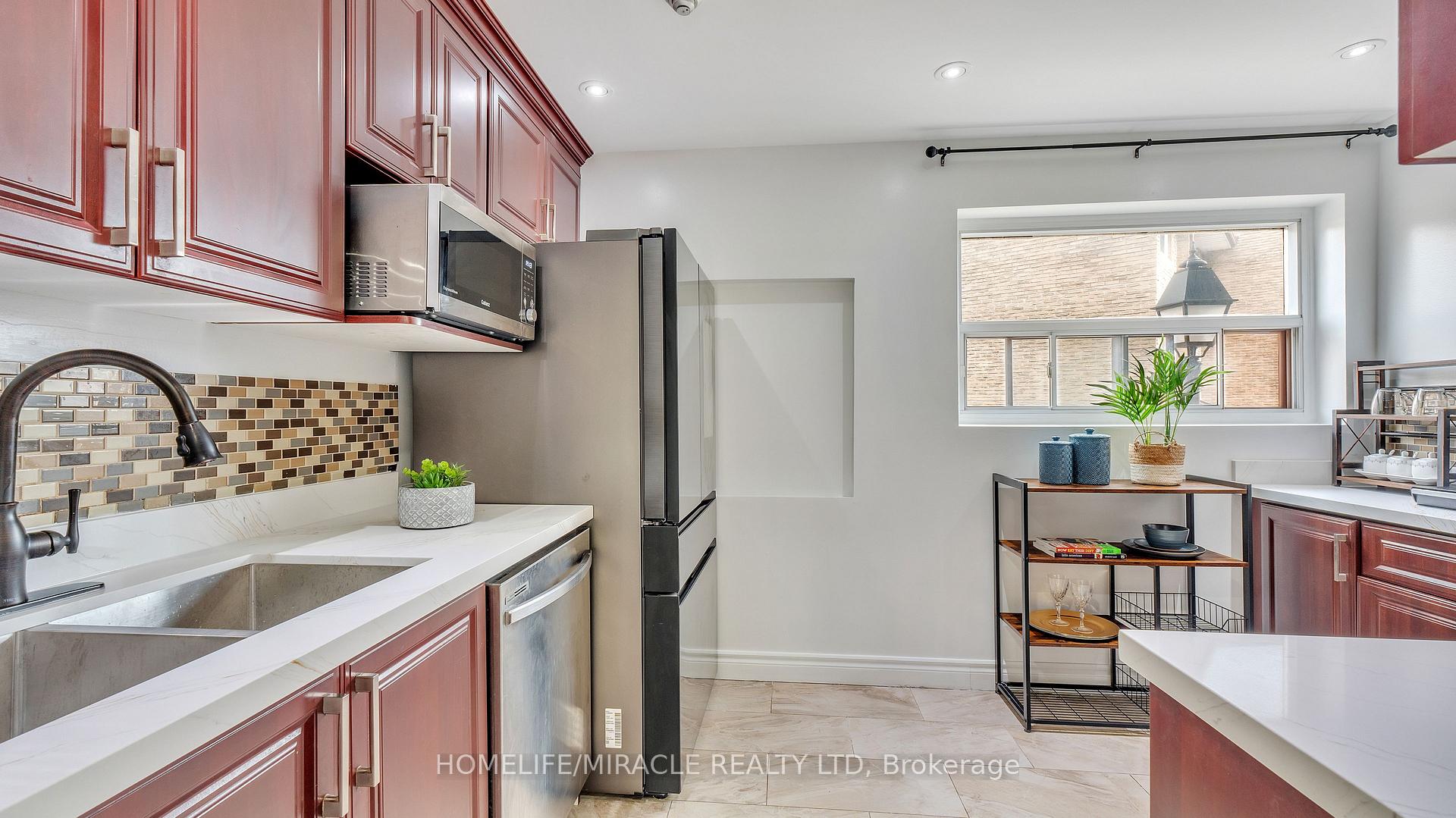 3 Bedrooms Condo at 91 Muir, Toronto For sale