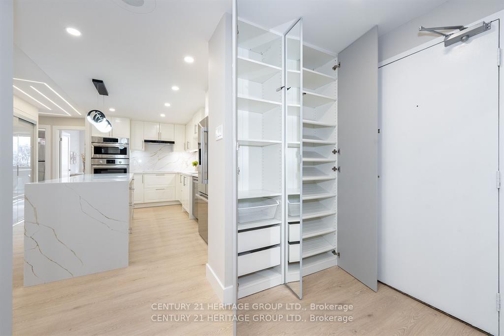 2 Bedrooms Condo at 3303 Don Mills, Toronto For sale