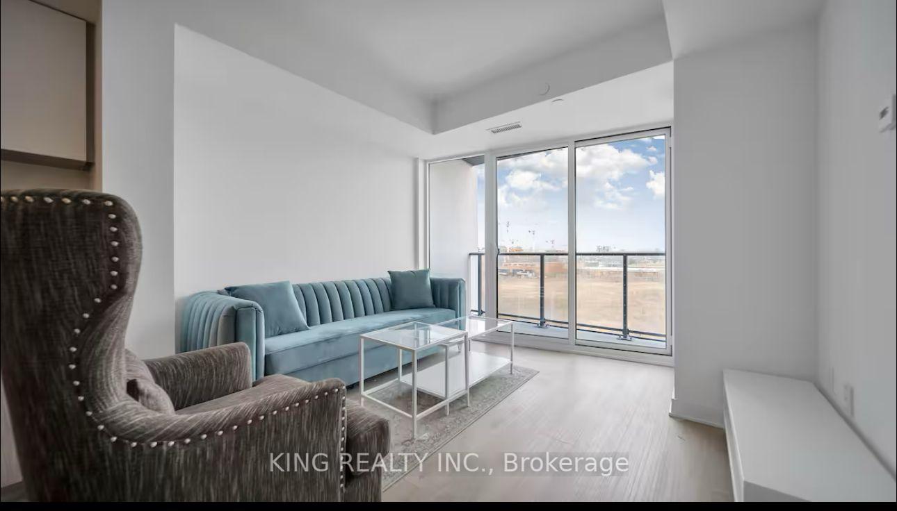 3 Bedrooms Condo at 36 Zorra,  Toronto For sale