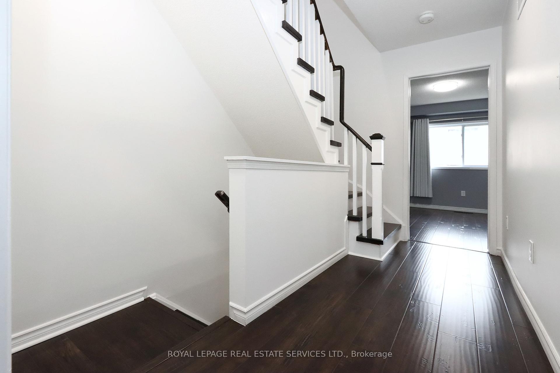 4 Bedrooms Condo at 1168 Arena, Mississauga For sale