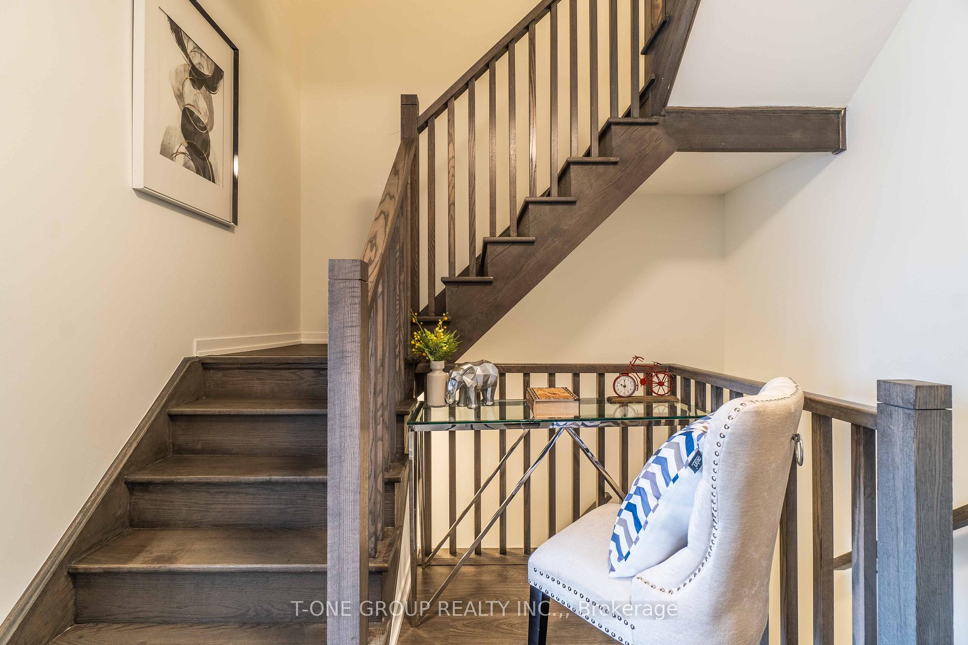 3 Bedrooms Condo at 10 Almond Blossom, Vaughan For sale
