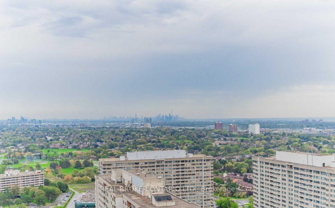 3 Bedrooms Condo at 33 Elm, Mississauga For sale